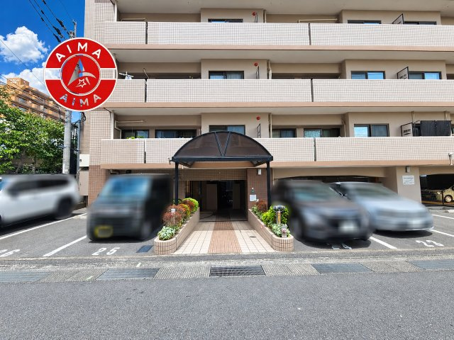 ロイヤルステージ高宮2|きれいなエントランス入口です。