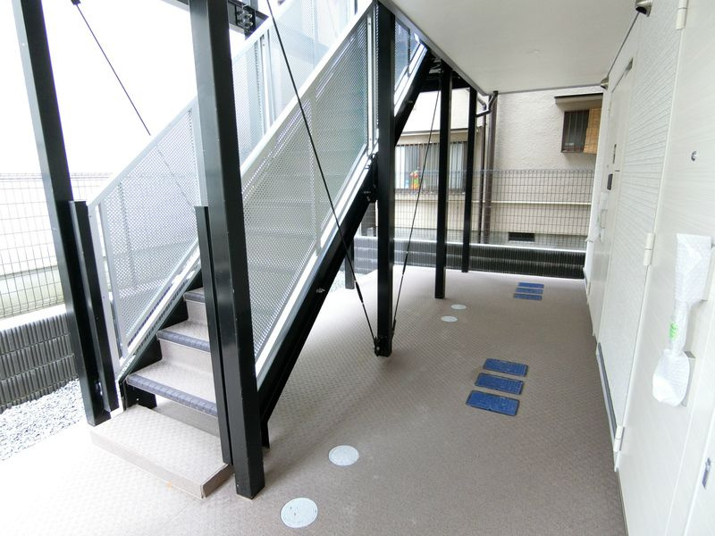 リブリ・東園田のロビー