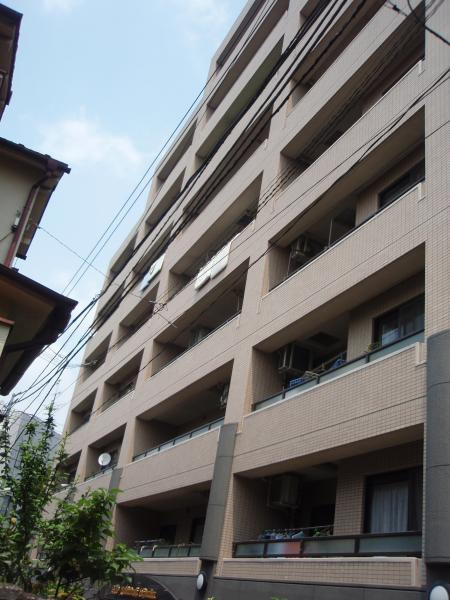 クリオ中板橋壱番館の外観|「中板橋」駅徒歩９分！スーパーやコンビニ近く買物便利な平成９年築の耐震基準適合マンション、クリオ中板橋壱番館は即日現地案内可能となっておりますので、お気軽にお問い合わせください！