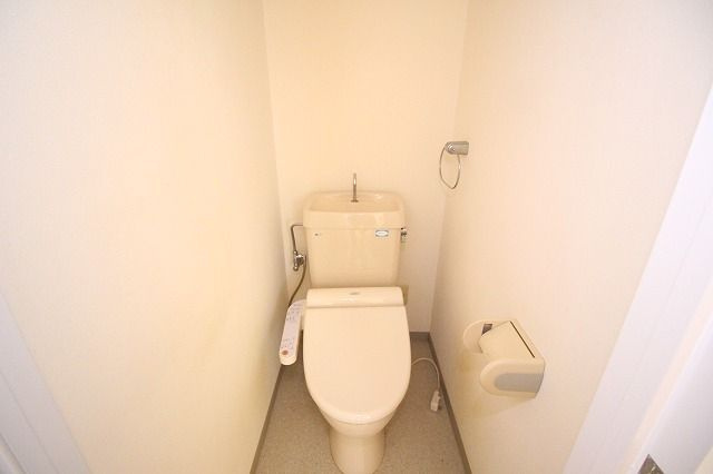 ハイツAのトイレ|落ち着いたトイレです