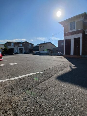 アルフローラの駐車場