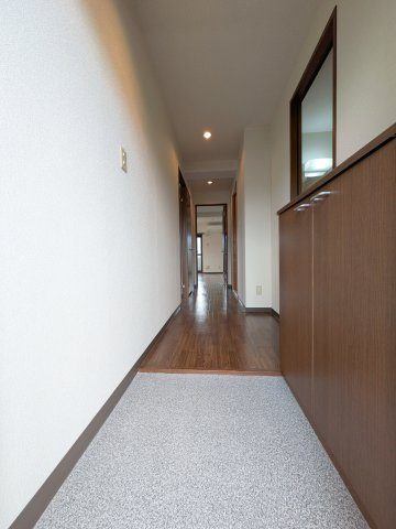 なかすじ壱番館の玄関