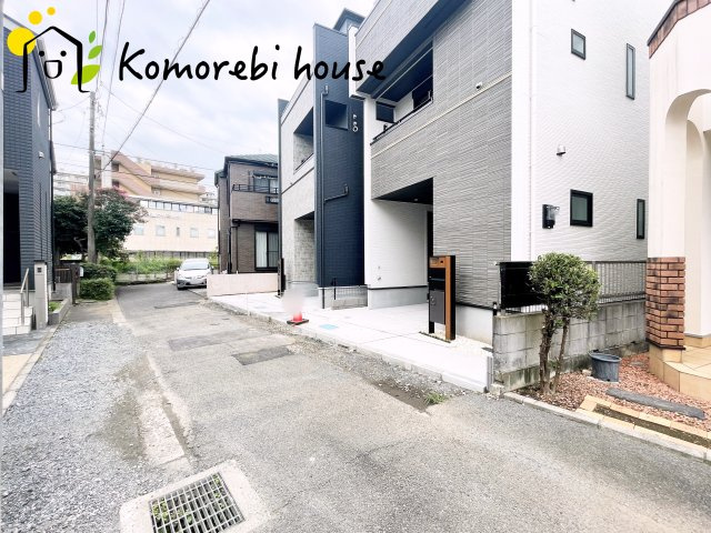 さいたま市北区日進町2丁目　4期　新築一戸建て　ブルーミングガーデン　02の前面道路含む現地写真|26.9.18