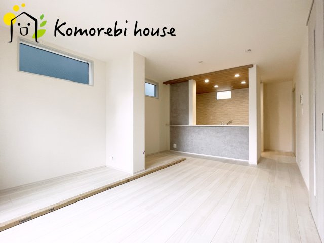さいたま市北区日進町2丁目　4期　新築一戸建て　ブルーミングガーデン　02の居間・リビング|26.9.18