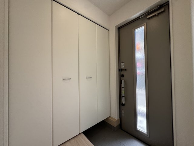 神戸市西区伊川谷町有瀬新築戸建１号棟の玄関