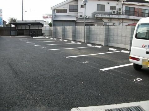 ベアテスＰＴＭＩＩＩの駐車場