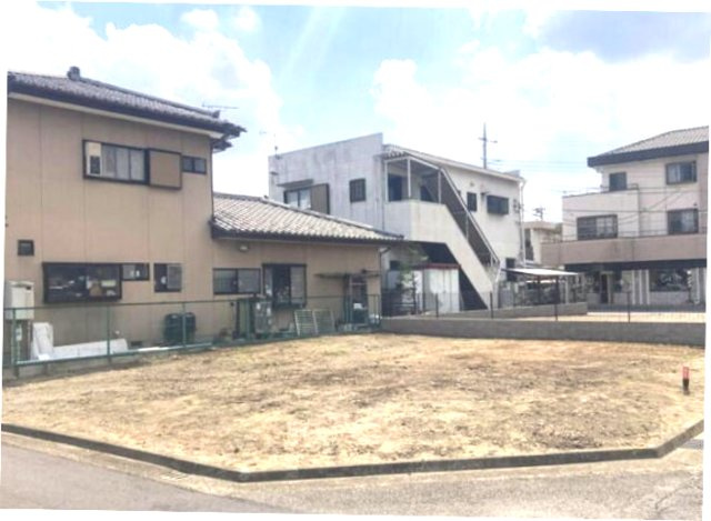 ハートフルタウン前橋市南町4丁目43番　A号棟の前面道路含む現地写真|北東角地の整形地！陽当たり良好です！前面道路も広々しています。