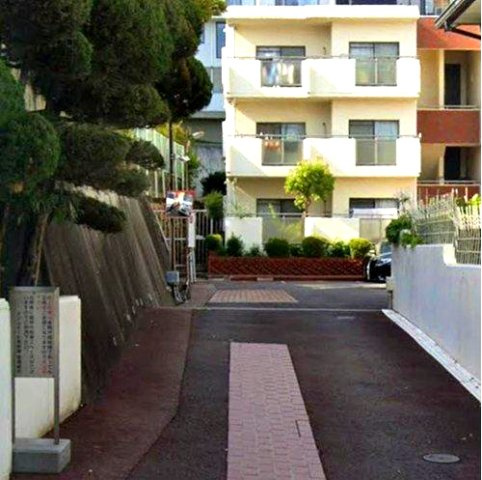 メゾンドール苦楽園の外観|徒歩1分【苦楽園】バス停