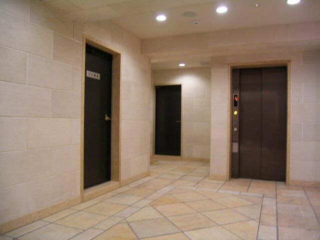 フェニックス初台弐番館のロビー|宅配BOX