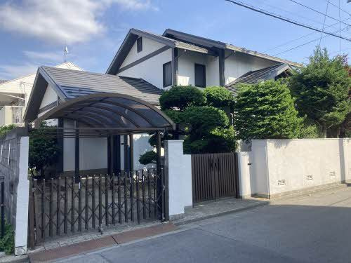 田村邸貸家のエントランス
