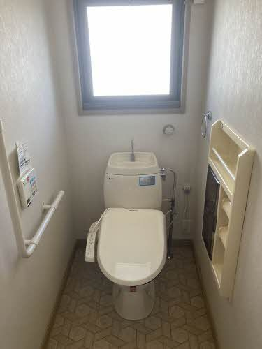 田村邸貸家のトイレ
