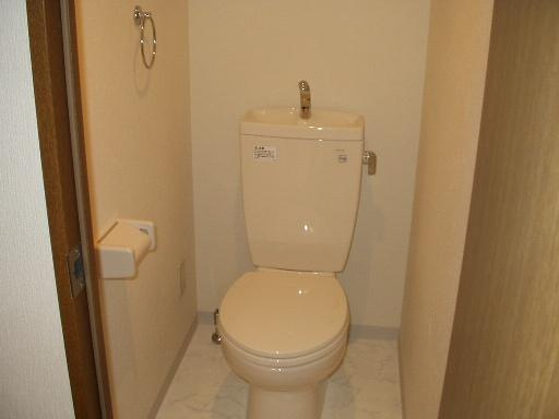 【トイレ】 | ロイヤルステージ | コンパクトで使いやすいトイレです