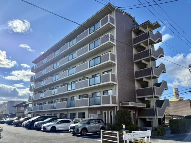 【外観】 | ロイヤルステージ | 外観は落ち着いています