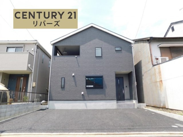 名古屋市港区佐野町３丁目の新築一戸建の外観|☆限定１棟☆　　いつでも見学できます♪（お問合せ当日、平日、水曜、夜間でもＯＫ）　敷地４０．９３坪！　駐車並列３台可！　防犯カメラやＥＶ車充電完備！　続き間ＬＤＫ２２．５帖♪　南面ワイドバルコニー！