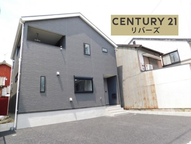 名古屋市港区佐野町３丁目の新築一戸建の外観|☆限定１棟☆　　いつでも見学できます♪（お問合せ当日、平日、水曜、夜間でもＯＫ）　敷地４０．９３坪！　駐車並列３台可！　防犯カメラやＥＶ車充電完備！　続き間ＬＤＫ２２．５帖♪　南面ワイドバルコニー！