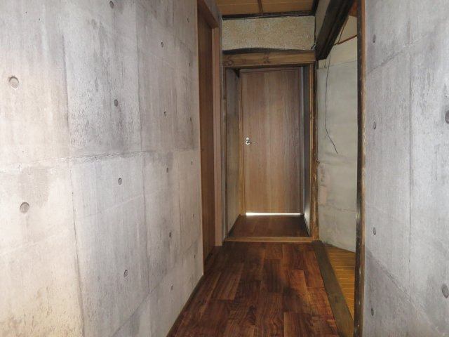 下宿Y棟のその他共用部分|共用廊下です。