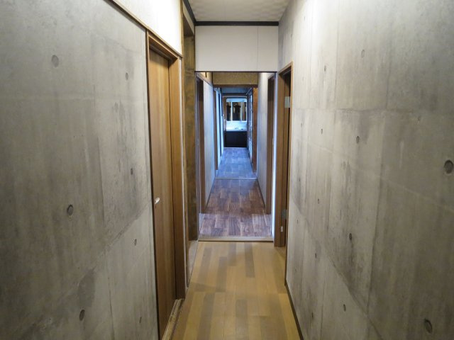 下宿Y棟のその他共用部分|共用廊下です。