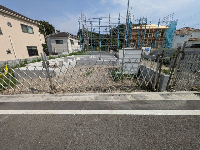 八王子市　館町　新築一戸建て　２０期の駐車場|～並列2台駐車可能カースペース～