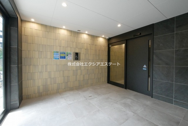 GRAND STEADY西田辺のエントランス