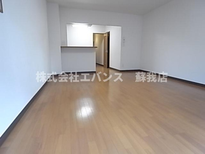 【洋室】 | ラフィーネTK | ゆったりした洋室です