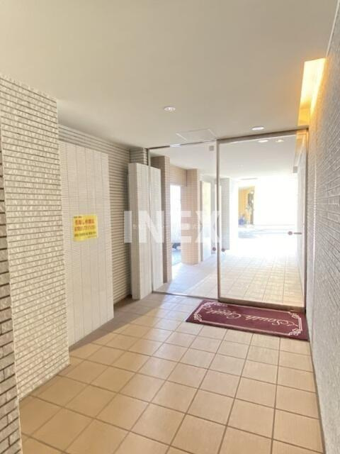 横浜市南区井土ケ谷中町の賃貸マンションのロビー