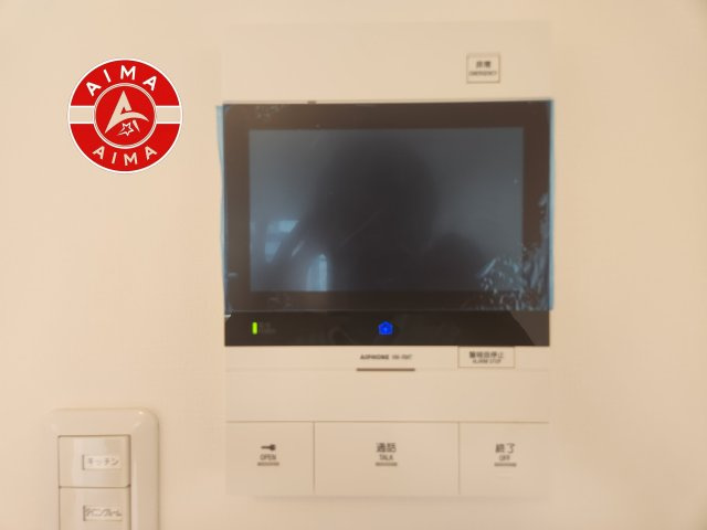 シテイライフ吉塚のセキュリティ|玄関を開ける前に、室内のモニターで来訪者の顔と姿をしっかりと確認できるTVモニター付きインターホンを完備。