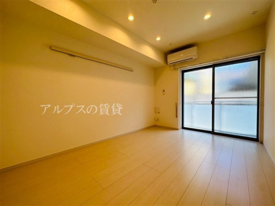 【寝室】 | リブリ・根岸Ⅲ | 写真は反転タイプ
