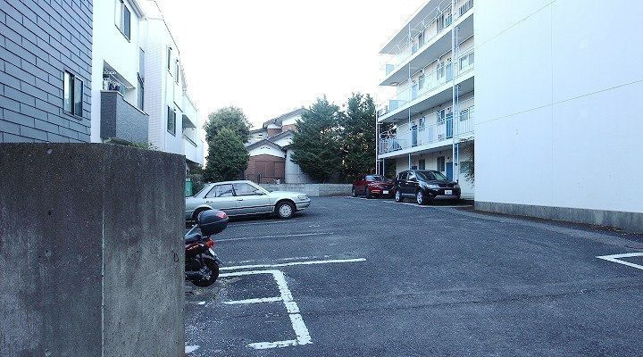 リビエラハイツの駐車場