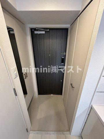 エスリード弁天町ルシェンテの玄関