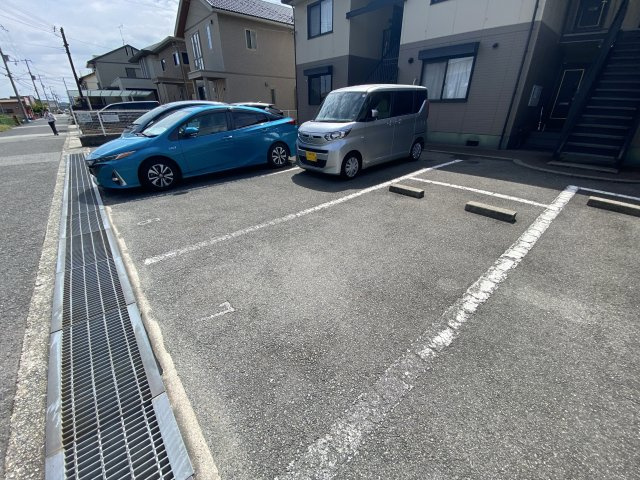サンクチュアリの駐車場