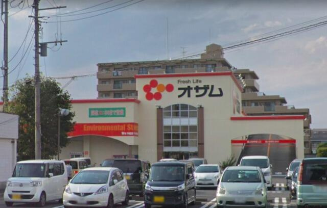 スーパーオザム新堀店まで482m