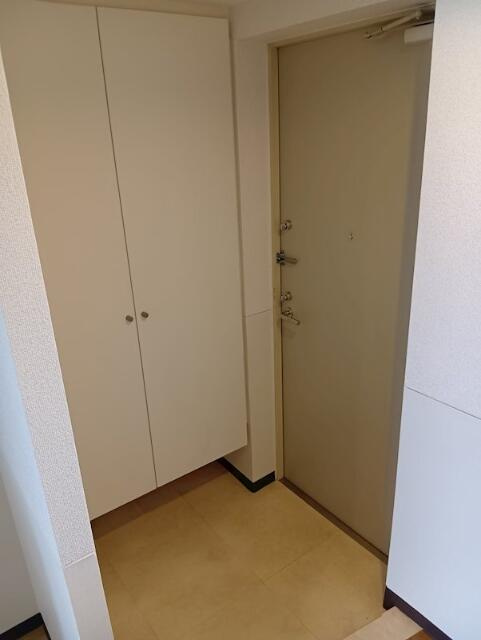 メゾンシンテイⅠの玄関|ゆったりとした玄関です