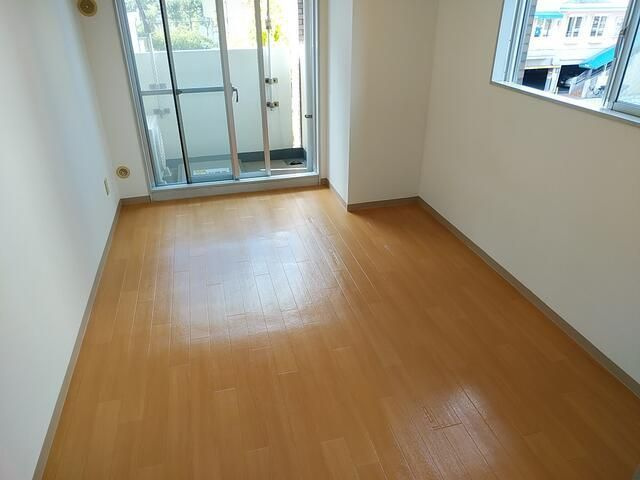 グリーンプラザ東あずまの居間・リビング