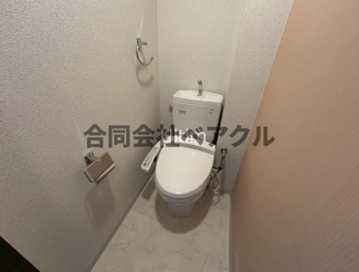 【トイレ】 | ロイヤルステイツ御所南 | 落ち着いたトイレです