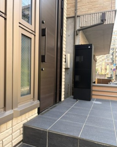 小石川２丁目貸家のエントランス