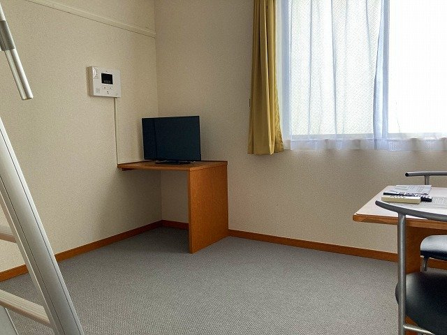 レオパレスハーモニーの居間・リビング|こちらのリビングで趣味の時間をお楽しみください
