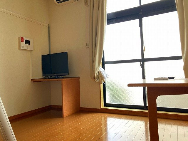 レオパレスハーモニーの居間・リビング|おしゃれな居間です