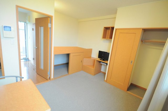 レオパレスＨＡＮＡＷＡⅡの居間・リビング|ゆったり過ごせるリビングです