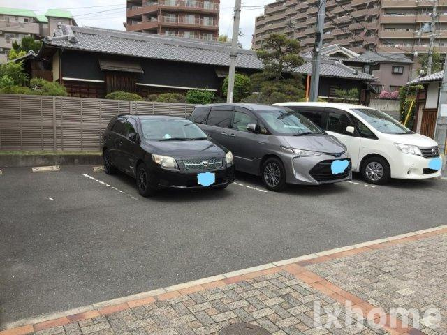 ヒルトップ千里山田の駐車場|駐車場完備です