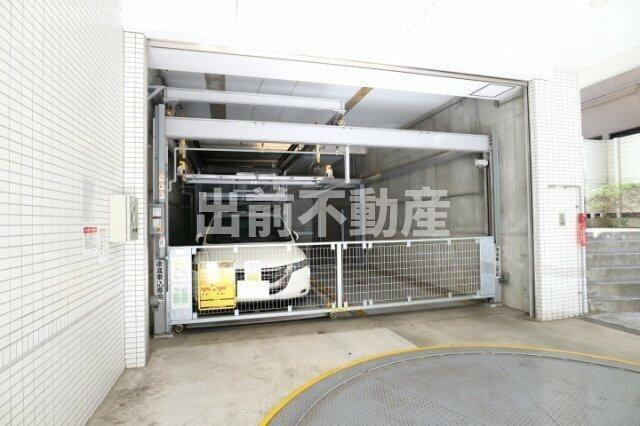 プラウドフラット神楽坂Ⅱの駐車場