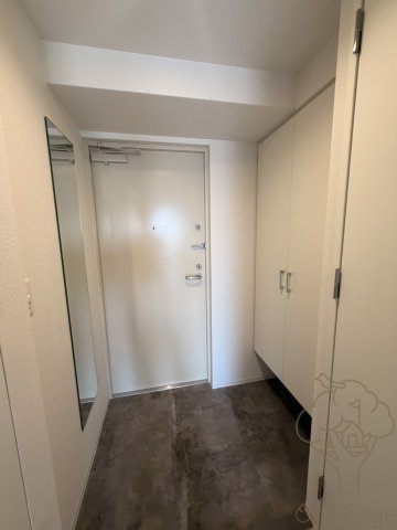 セレニテ梅田北グランデの玄関