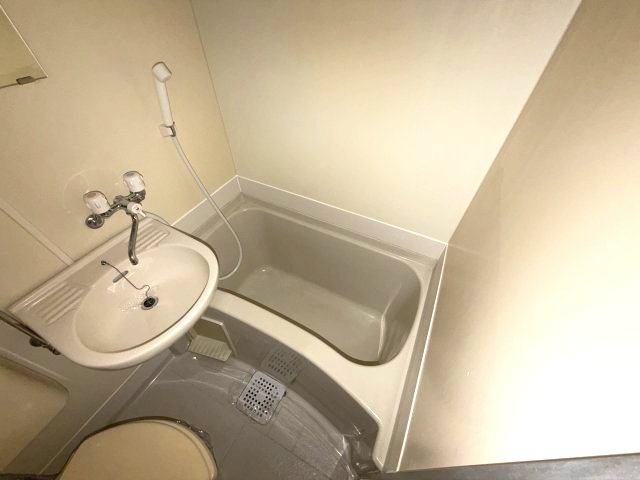 北小金ハイツの浴室