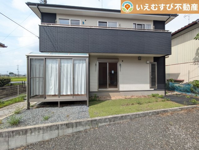 熊谷市上江袋　中古戸建の庭|ガーデニングが楽しめそう
リビングからお庭が望めるのでガーデニングで緑あふれる景色を作るのも楽しみ♪