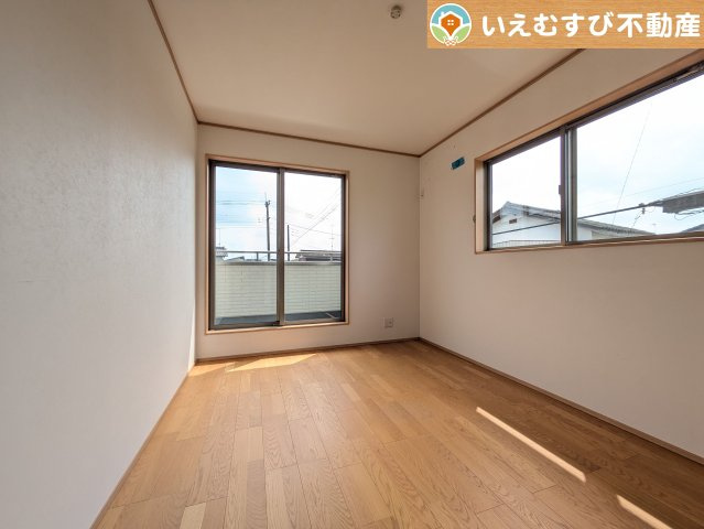 熊谷市上江袋　中古戸建の洋室