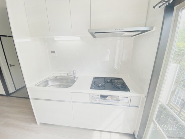 グローバルシティ参番館のキッチン|3口コンロのシステムキッチンです！