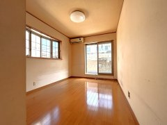 高知市杉井流　中古戸建ての洋室
