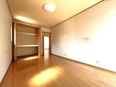 高知市杉井流　中古戸建ての洋室