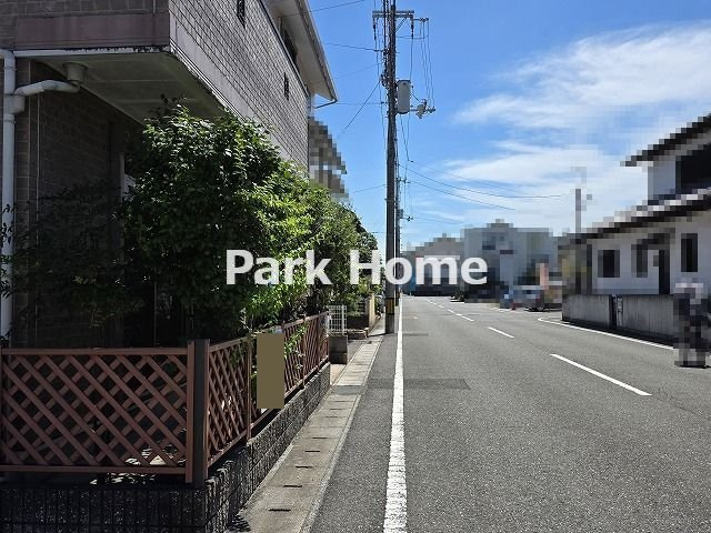 高知市杉井流　中古戸建ての前面道路含む現地写真