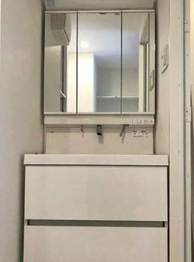 【洗面所】Ｂ　ＣＩＴＹ　ＡＰＡＲＴＭＥＮＴ　ＳＨＩＮＪＵＫＵ　ＮＷ