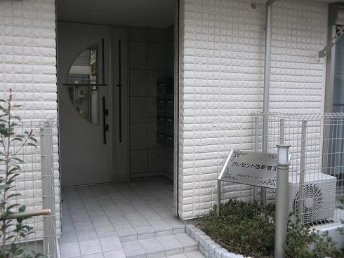 クレセント西新宿Ⅱのエントランス|外の入り口です